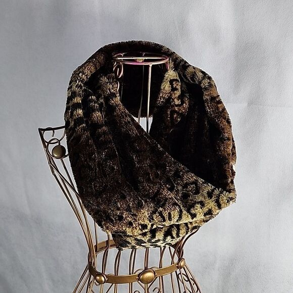 Animal Print Infinity Scarf - Picture 2 of 5